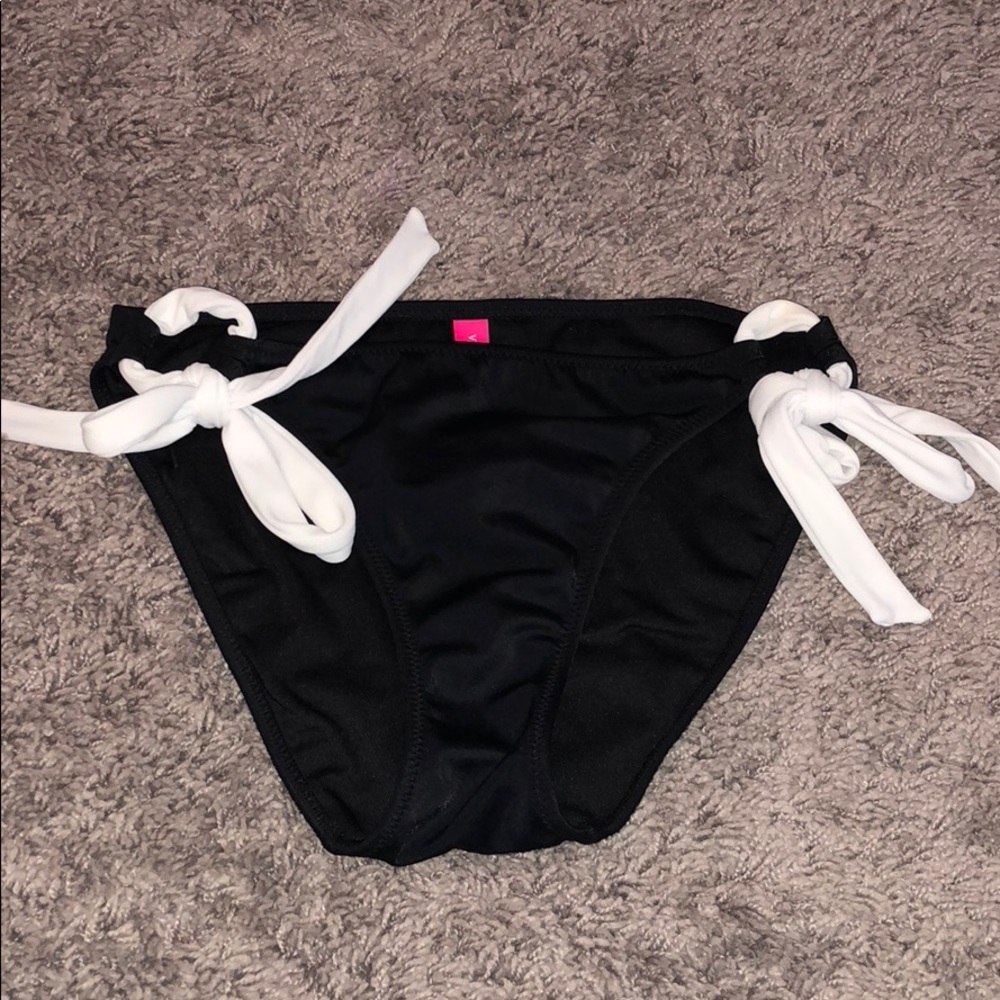 VS bikini bottoms